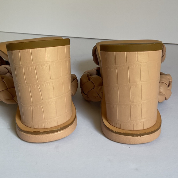 Wide Cushionaire Iris Braided Block Heel Sandals Nude Size 8W Square Toe - Picture 12 of 13